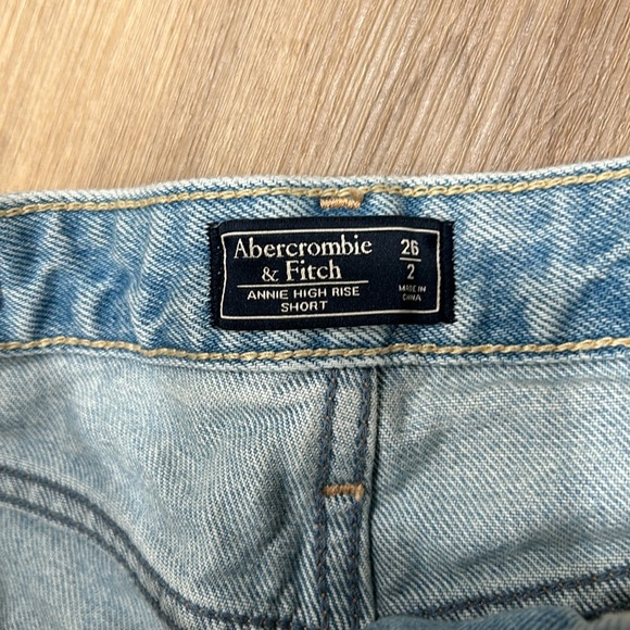 Abercrombie & Fitch Annie High Rise Denim Jean Shorts Distressed Size 26 or 2 - Picture 5 of 9